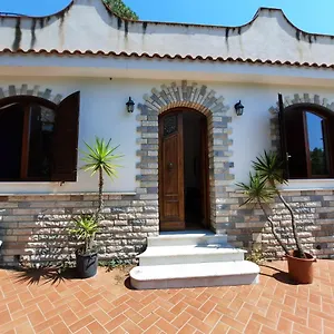house-baldanza-villa-by-the-sea.sicilyhotelsitaly.net/